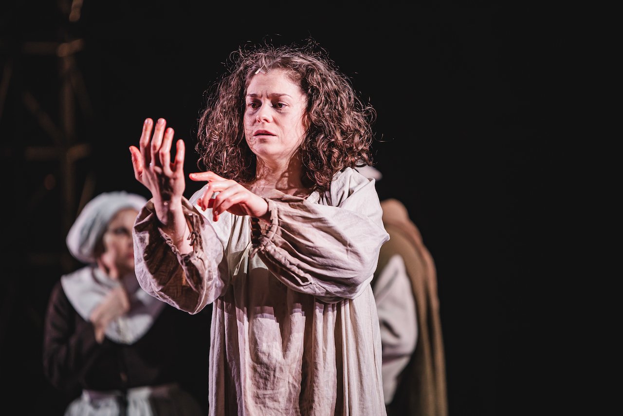 Jessica Baglow as Lady Macbeth at Leeds Playhouse. Pic Kirsten McTernan (2)
